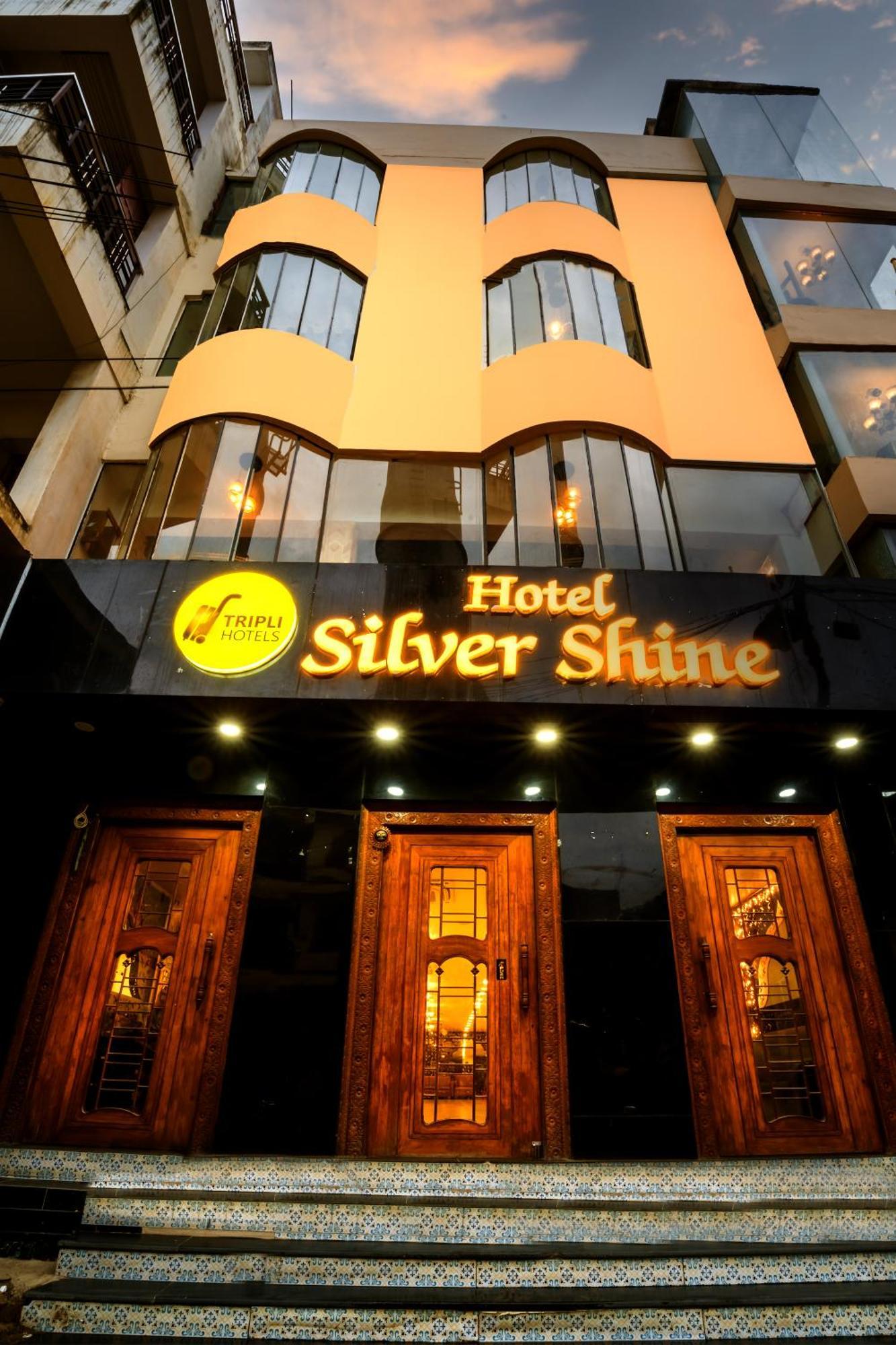 Tripli Hotels Silver Shine Varanasi Exterior foto